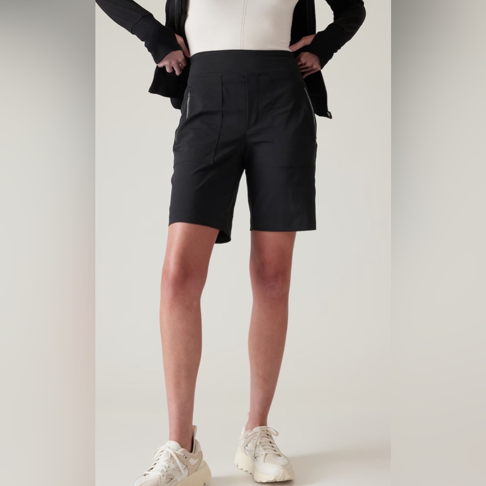 ATHLETA BROOKLYN BERMUDA SHORT- BLACK NWT